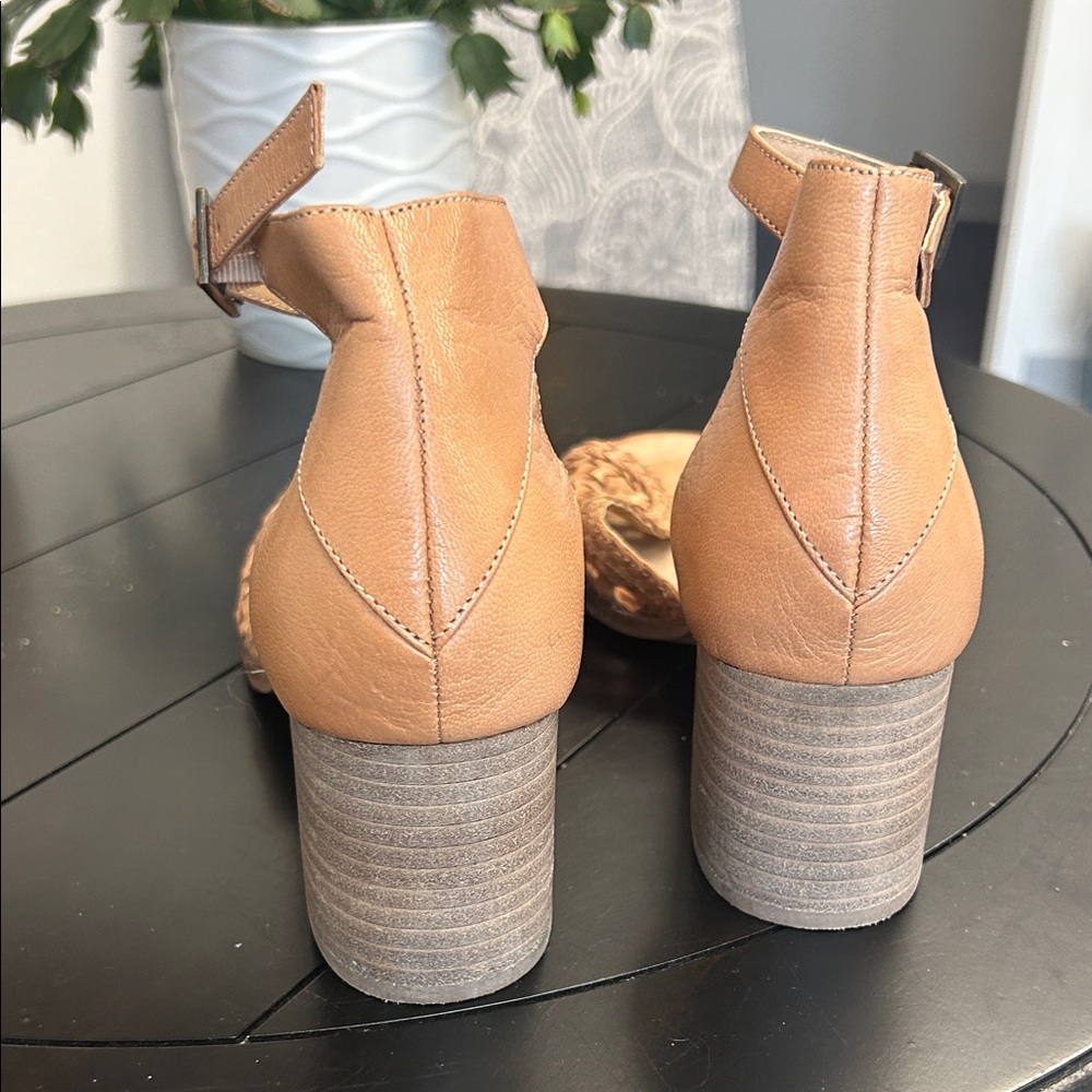 Seychelles Tan Braided Leather Ankle-Strap Block Sandals Size 8 - Picture 3 of 6